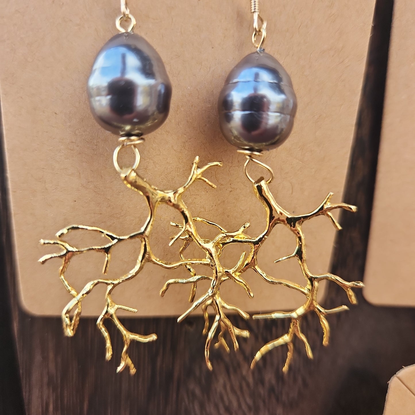 Āko'ako'a & Momi earrings